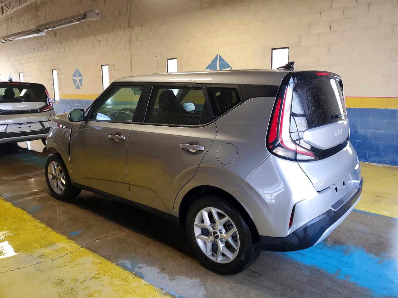 2025 KIA SOUL LX photo 3