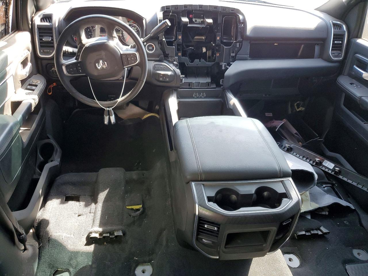 2025 RAM 2500 BIG HORN photo 8