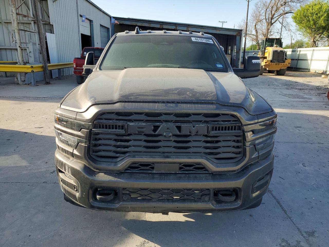 2025 RAM 2500 BIG HORN photo 5