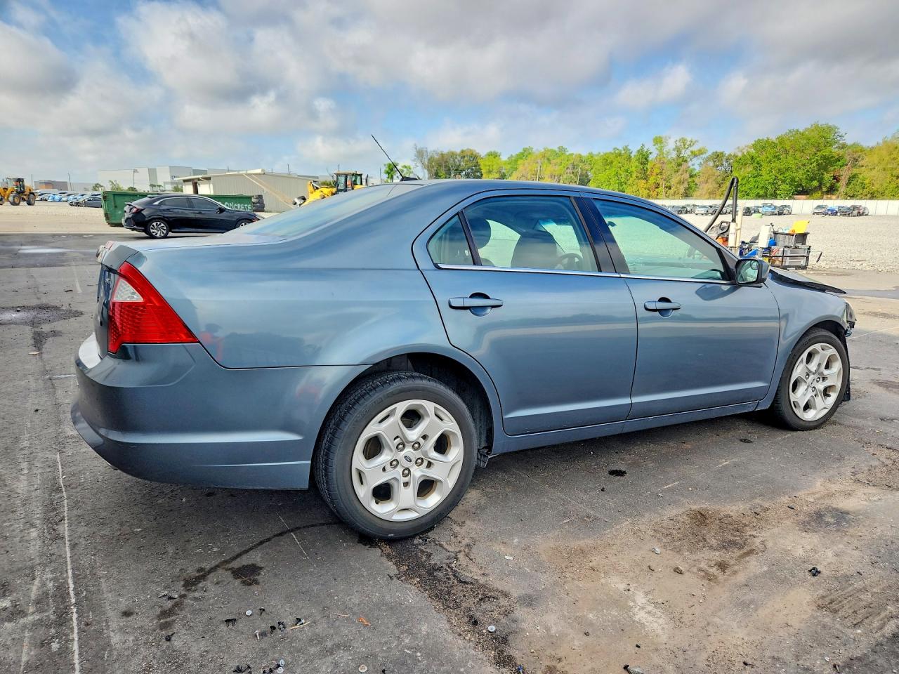 2011 FORD FUSION SE photo 3
