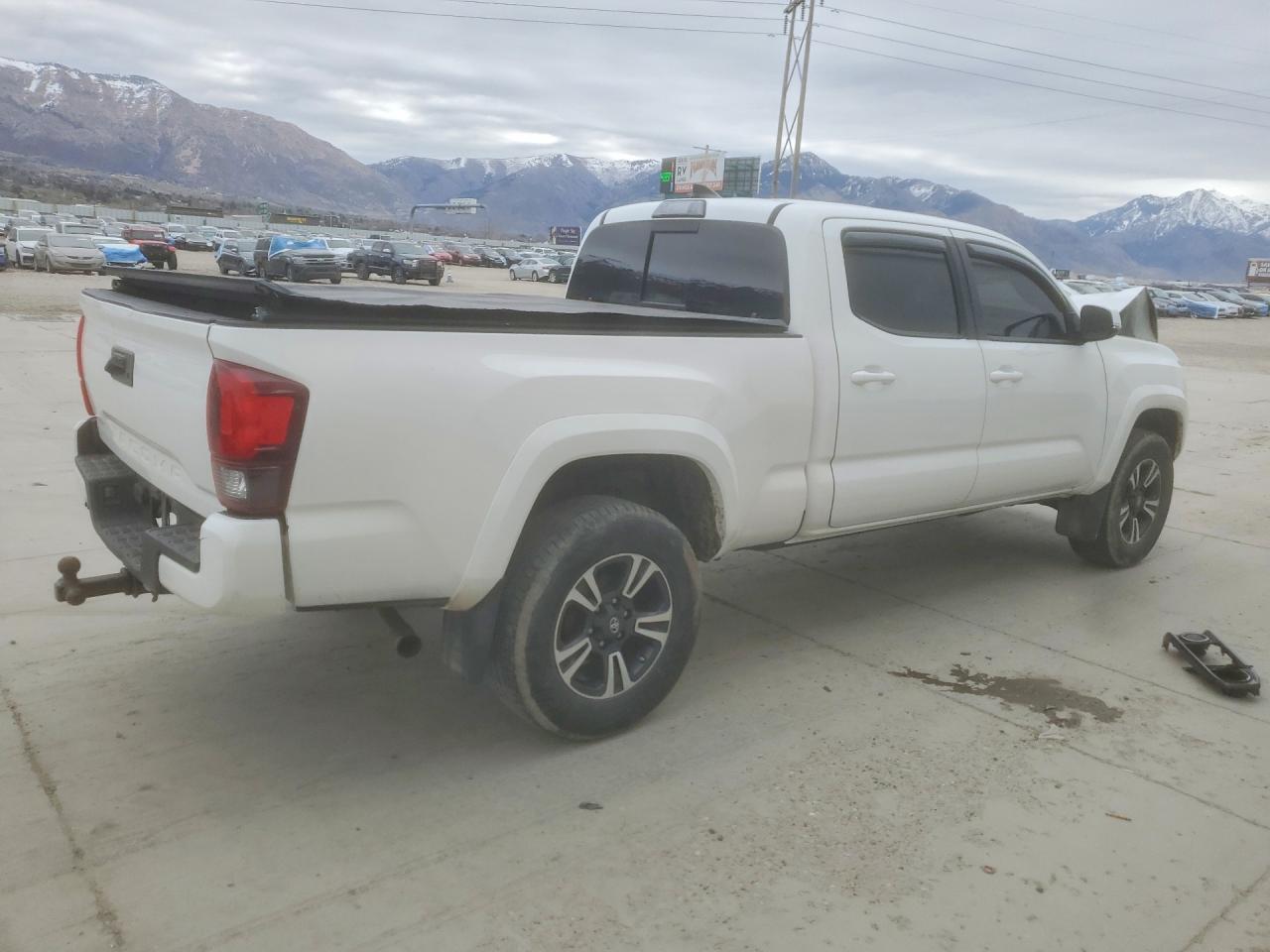2019 TOYOTA TACOMA TRD SPORT photo 5