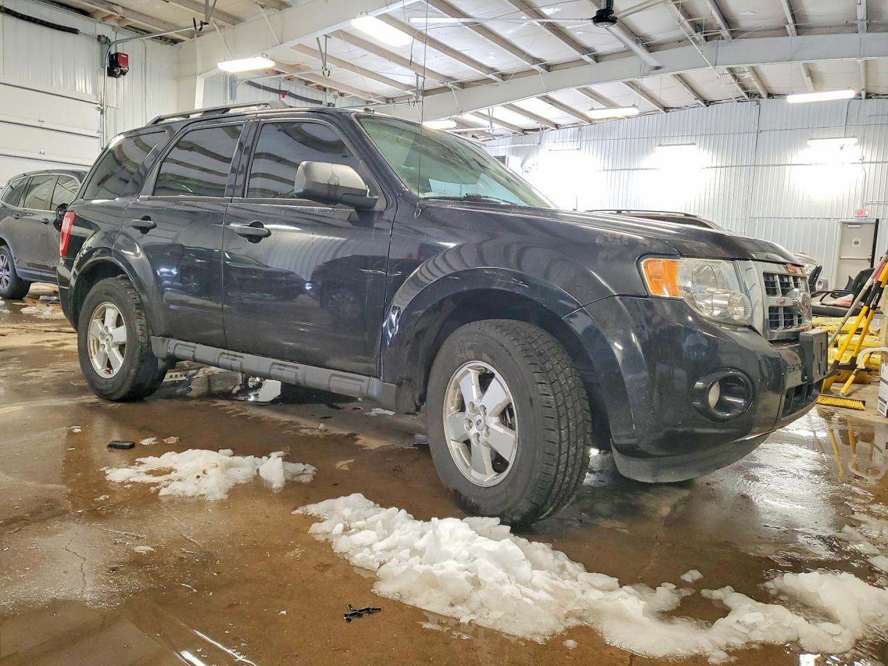 2012 FORD ESCAPE XLT photo 4