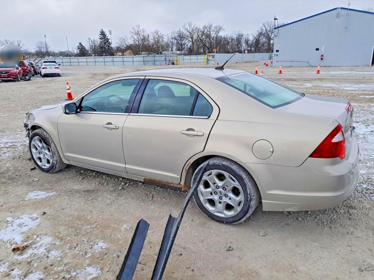 2010 FORD FUSION SE photo 3