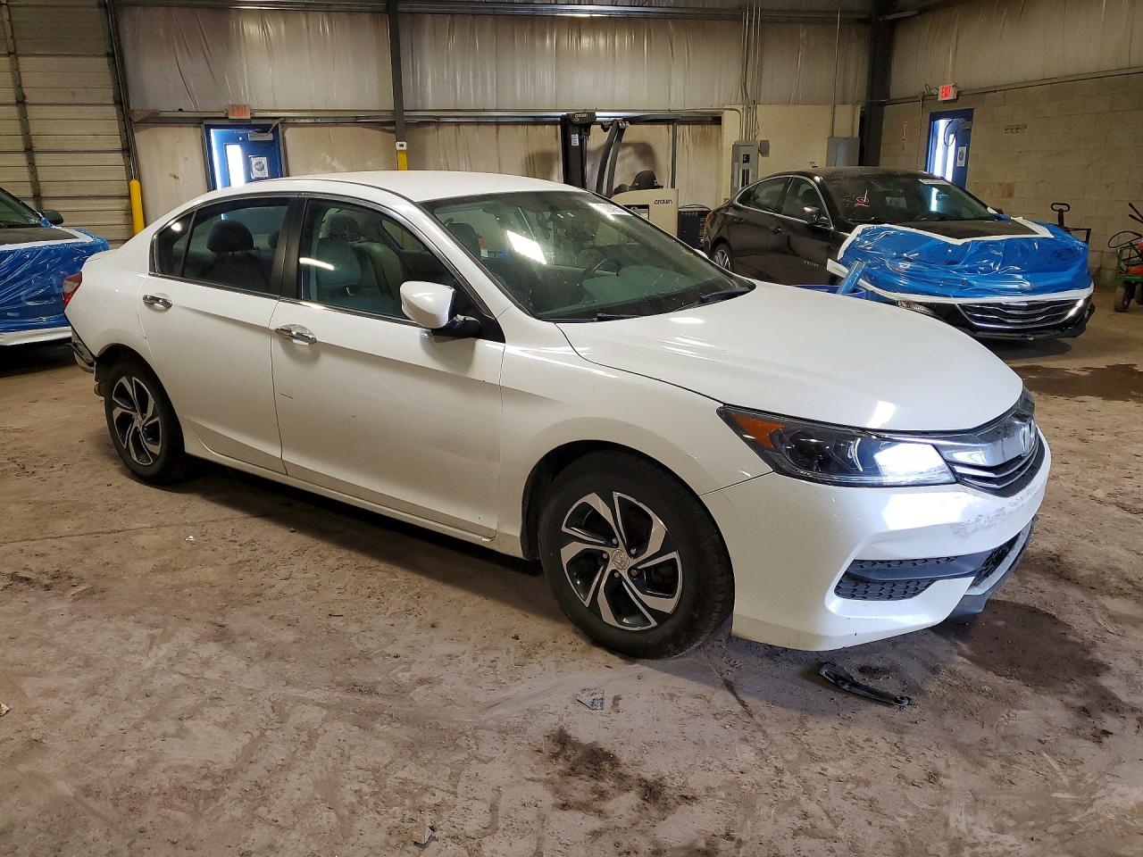 2016 HONDA ACCORD LX photo 4