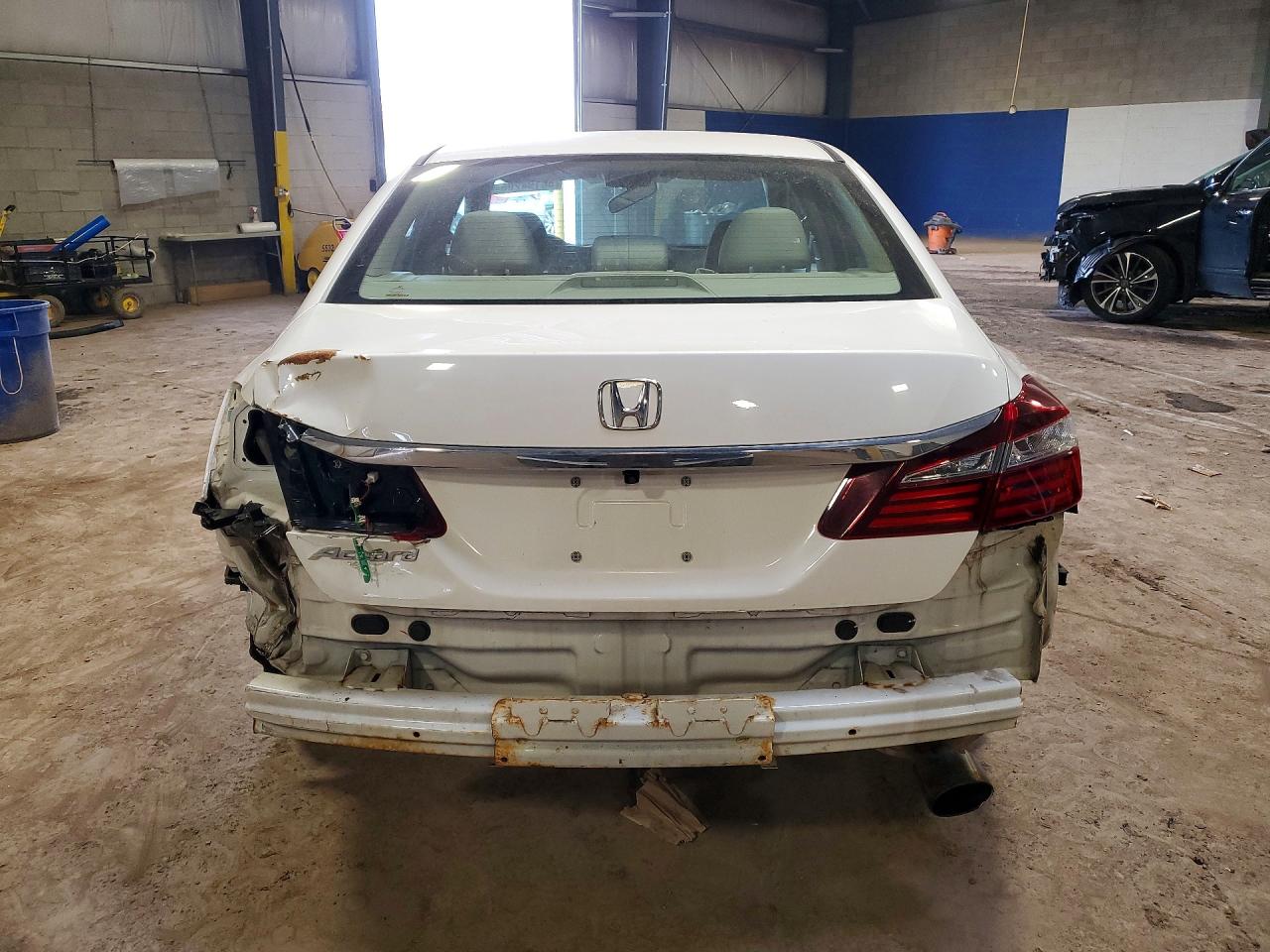 2016 HONDA ACCORD LX photo 6