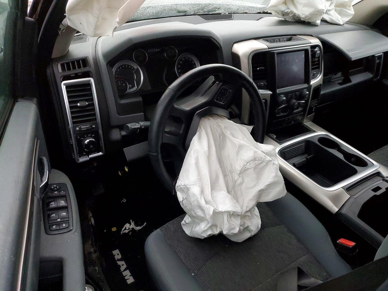 2019 RAM 1500 CLASSIC SLT photo 15