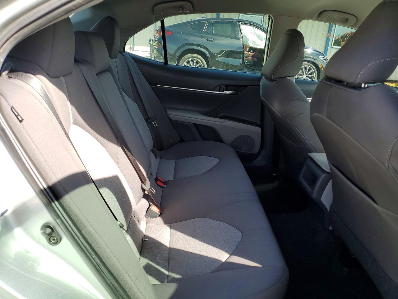 2021 TOYOTA CAMRY LE photo 19
