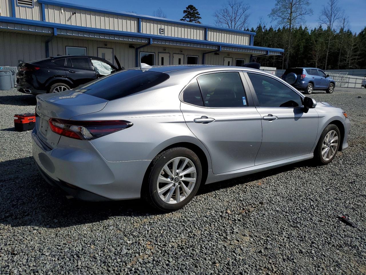 2021 TOYOTA CAMRY LE photo 5