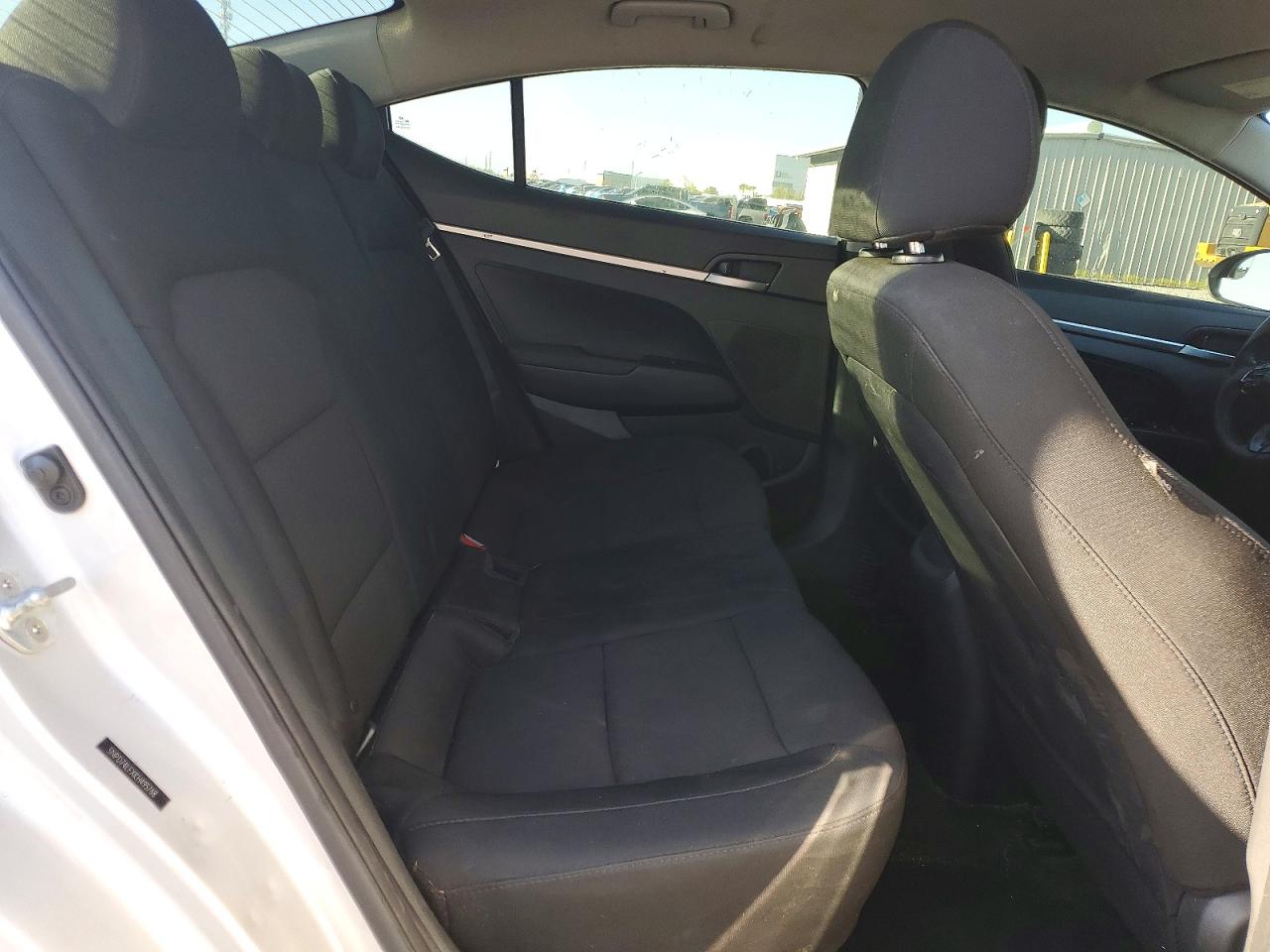 2019 HYUNDAI ELANTRA SE photo 28