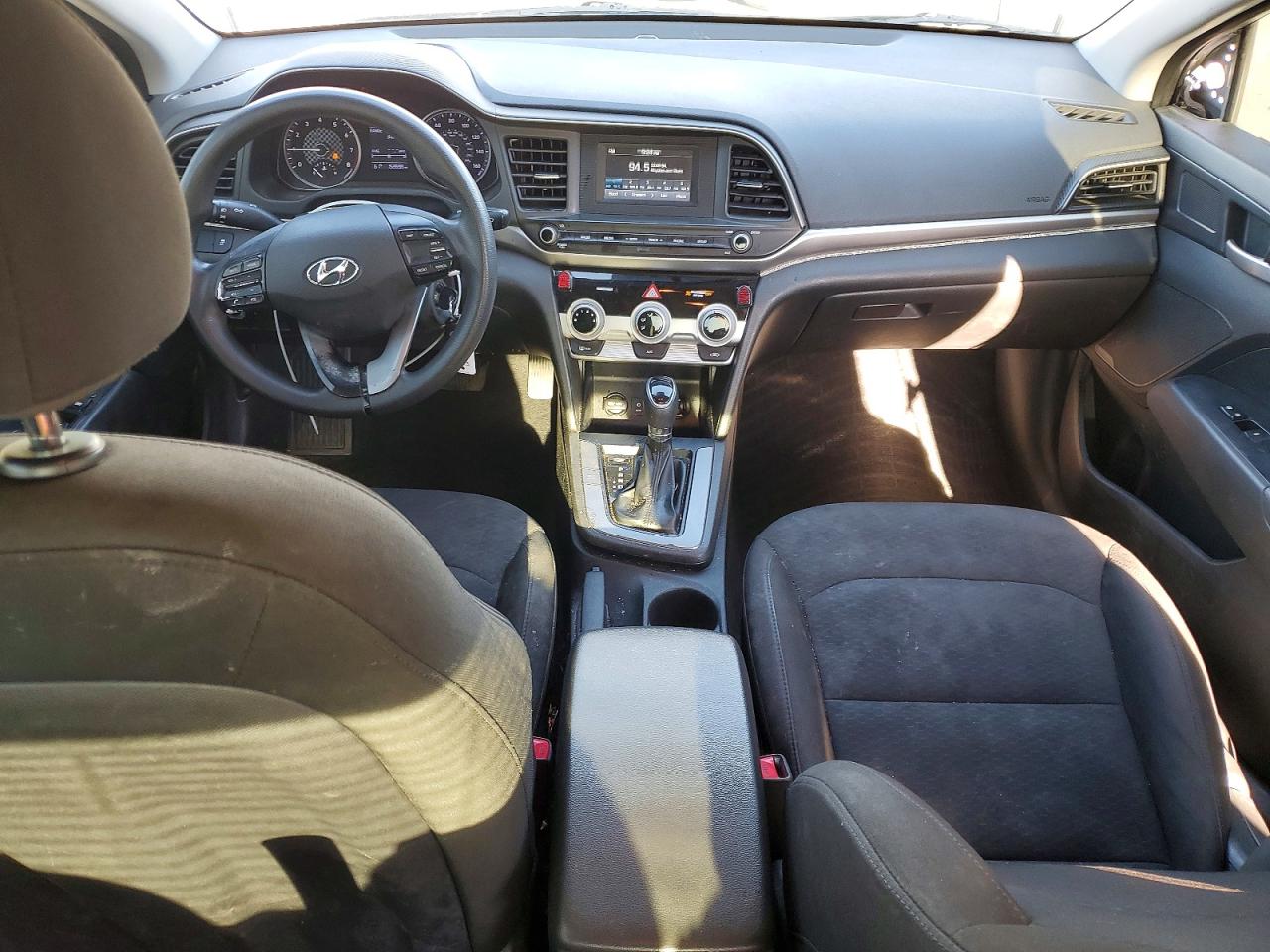 2019 HYUNDAI ELANTRA SE photo 22