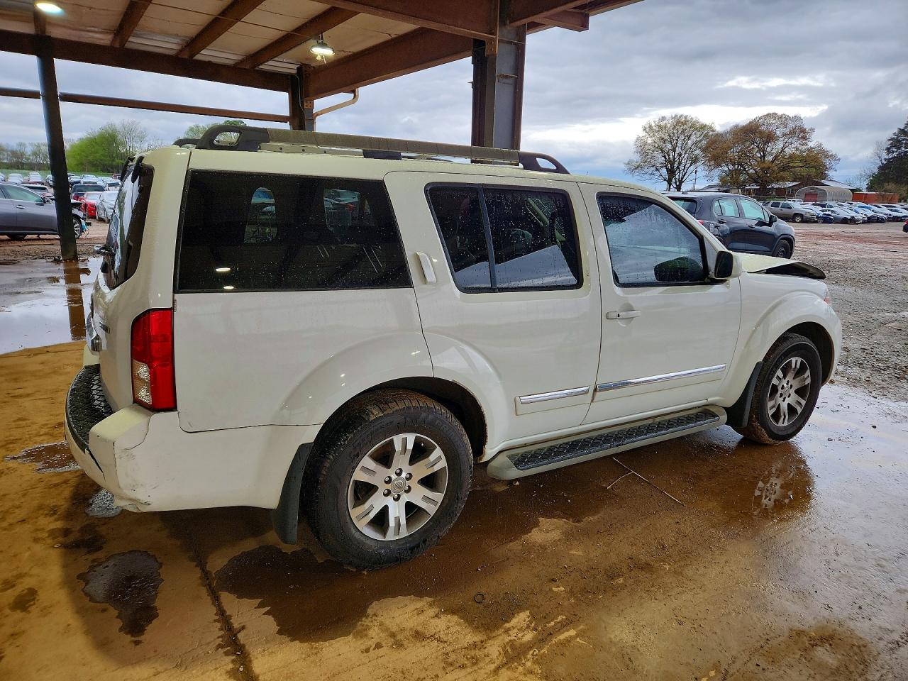 2011 NISSAN PATHFINDER S photo 5