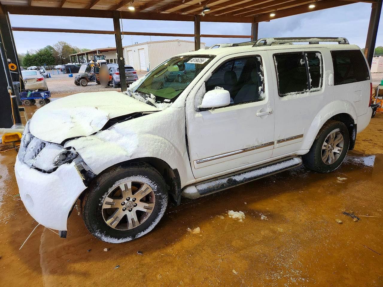 2011 NISSAN PATHFINDER