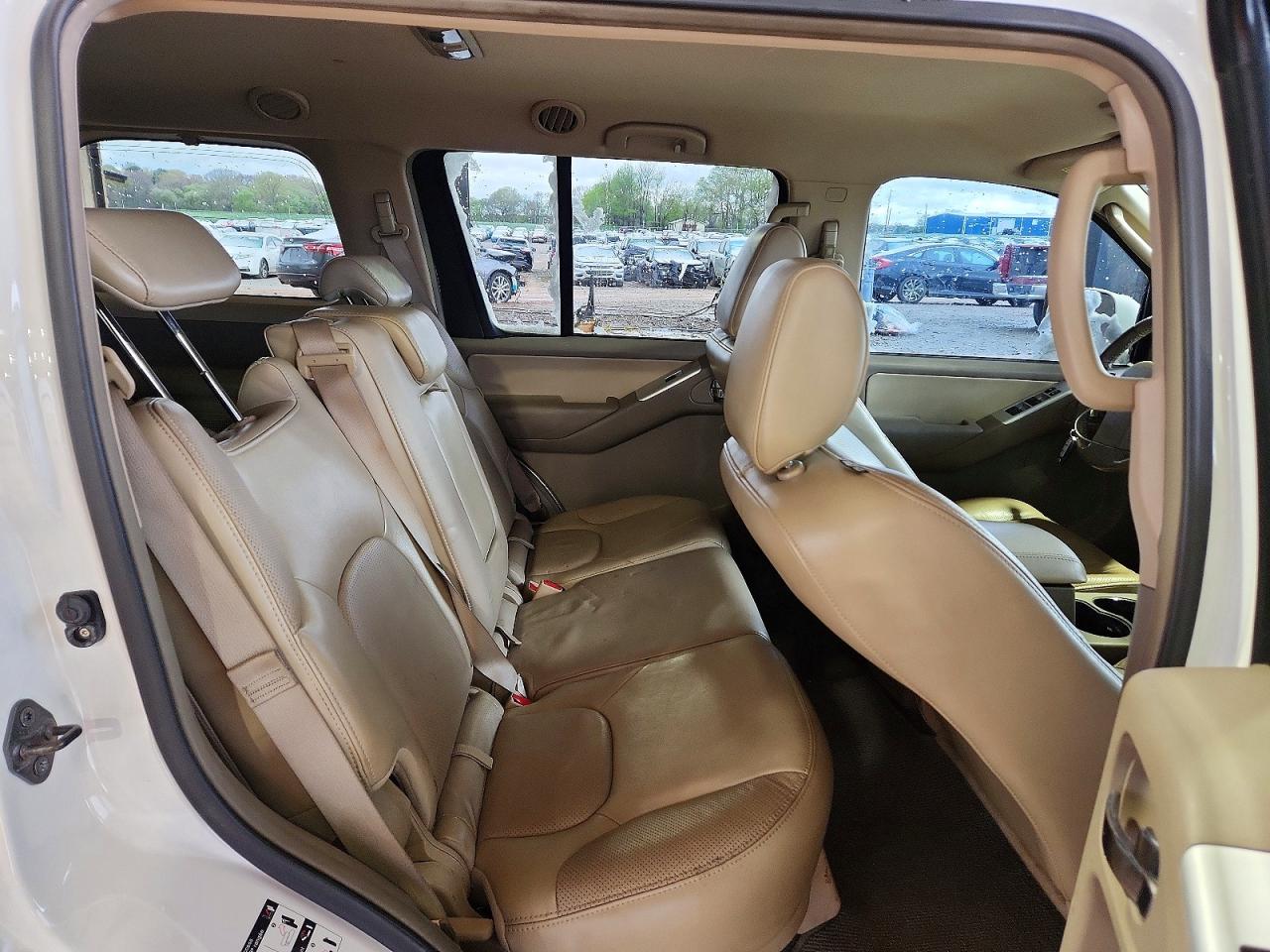 2011 NISSAN PATHFINDER S photo 21