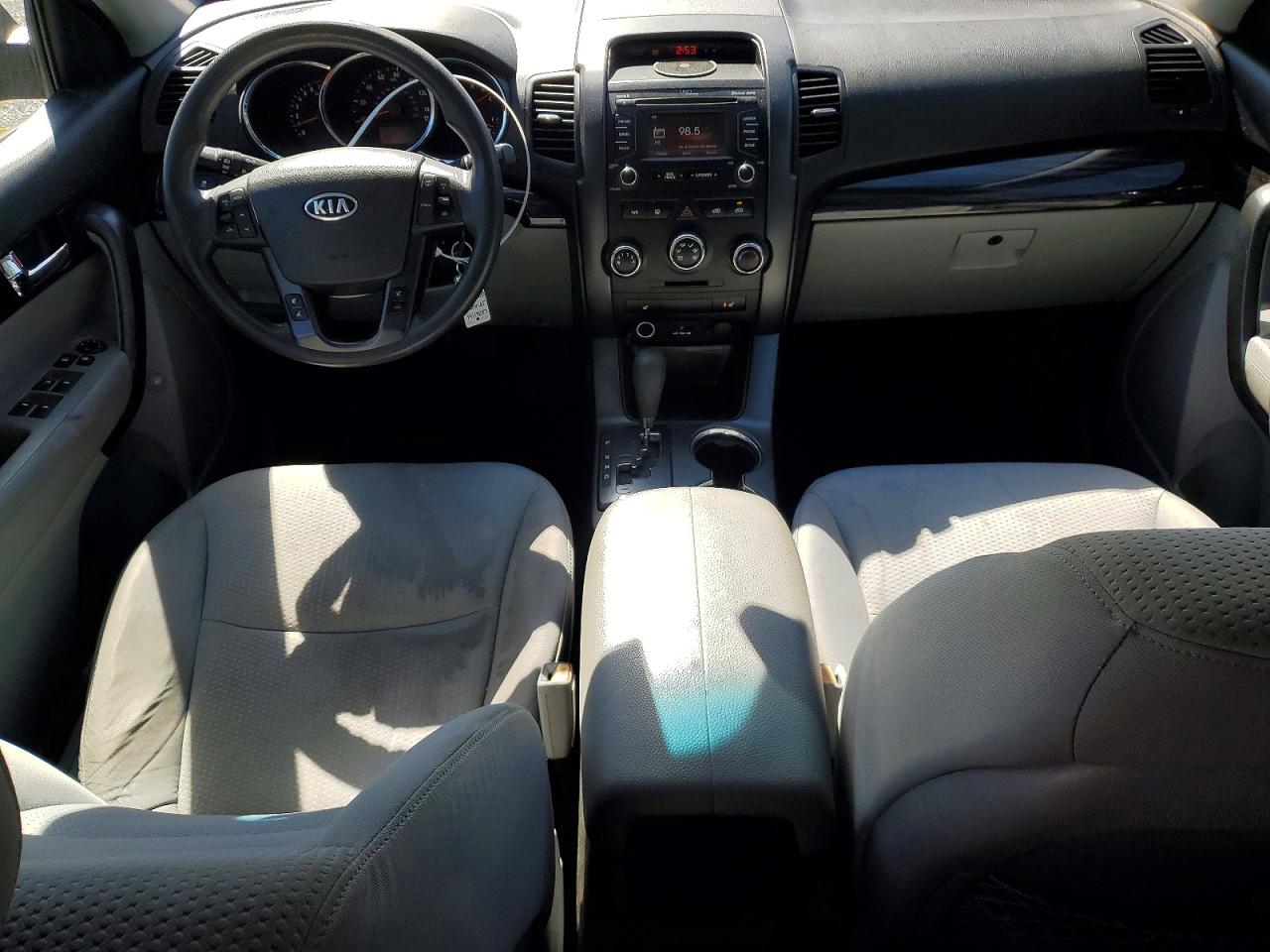 2011 KIA SORENTO LX photo 15