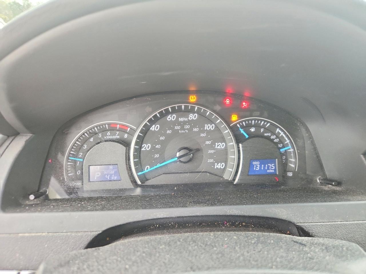 2012 TOYOTA CAMRY LE photo 9