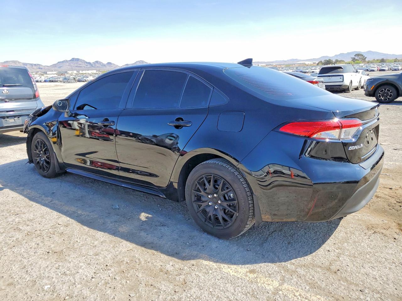 2025 TOYOTA COROLLA LE photo 3