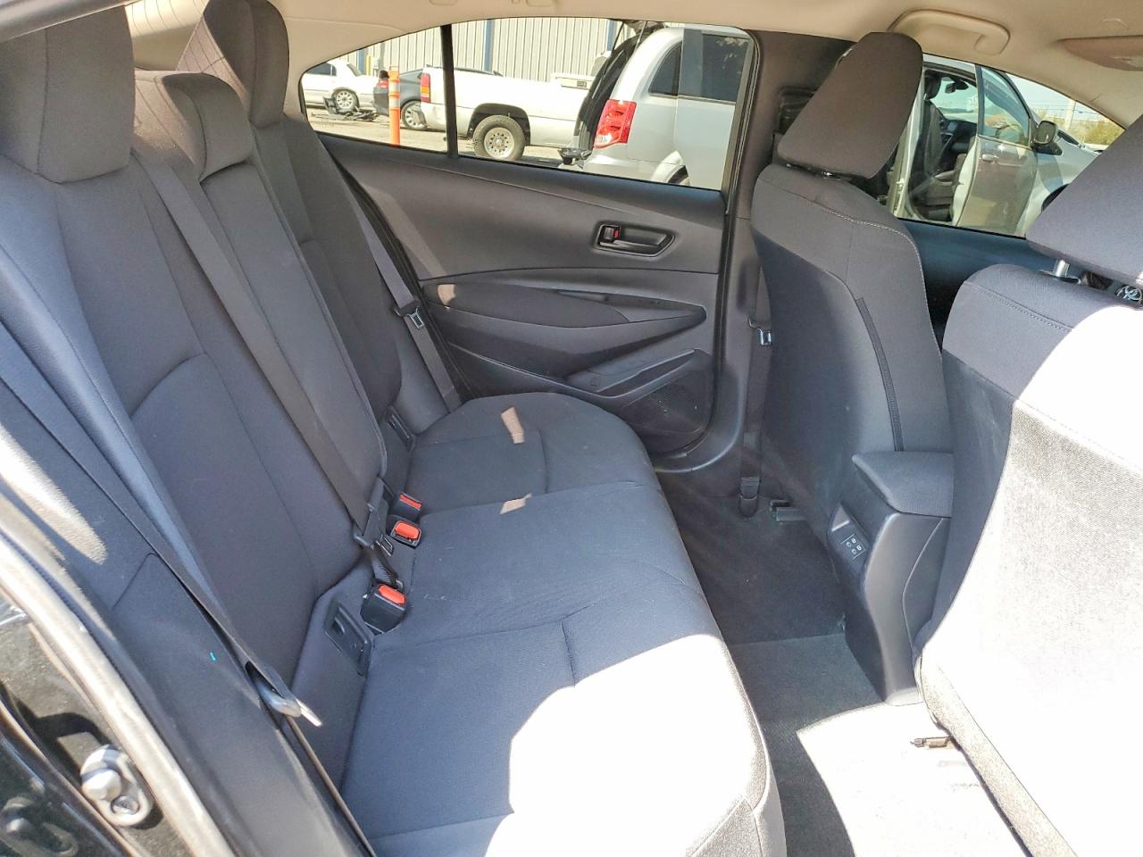 2025 TOYOTA COROLLA LE photo 19