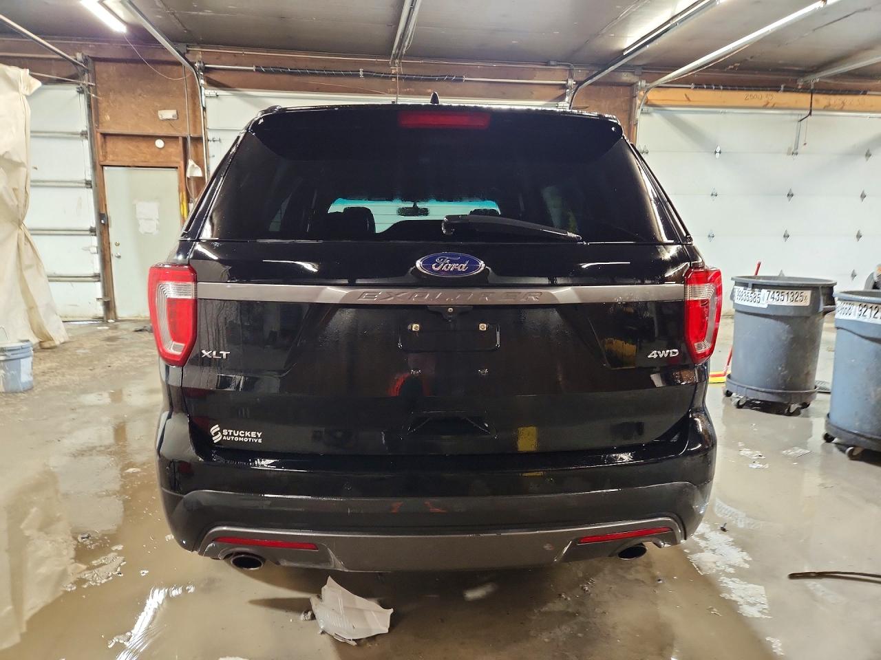 2017 FORD EXPLORER XLT photo 6