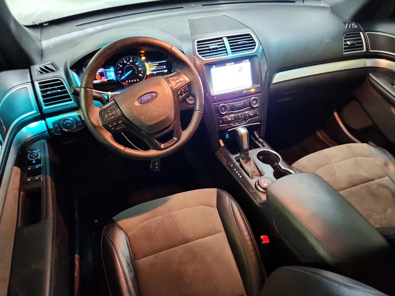 2017 FORD EXPLORER XLT photo 8