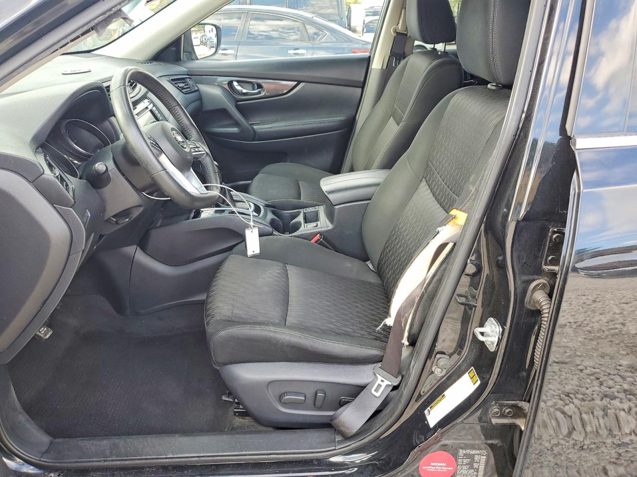 2019 NISSAN ROGUE SV photo 19