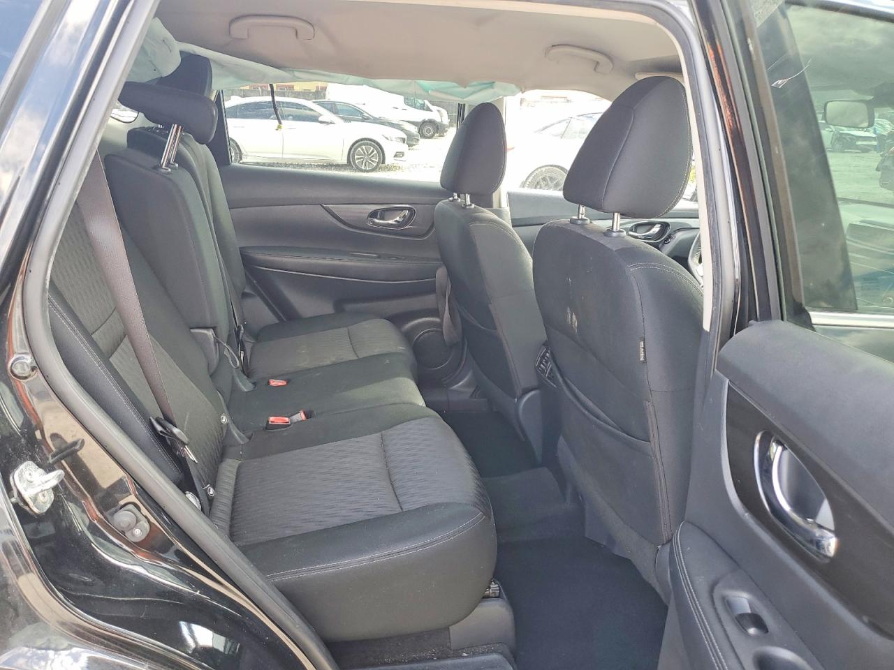 2019 NISSAN ROGUE SV photo 28