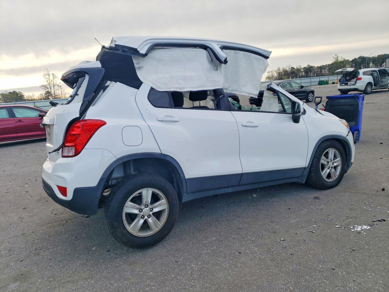 2019 CHEVROLET TRAX LS photo 5