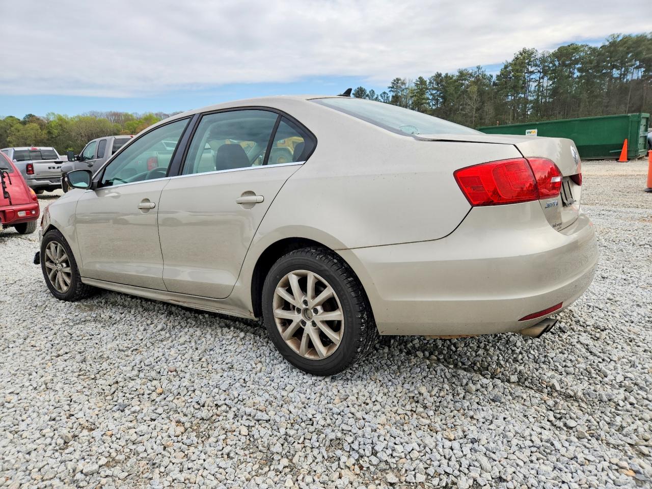 2013 VOLKSWAGEN JETTA SE photo 3