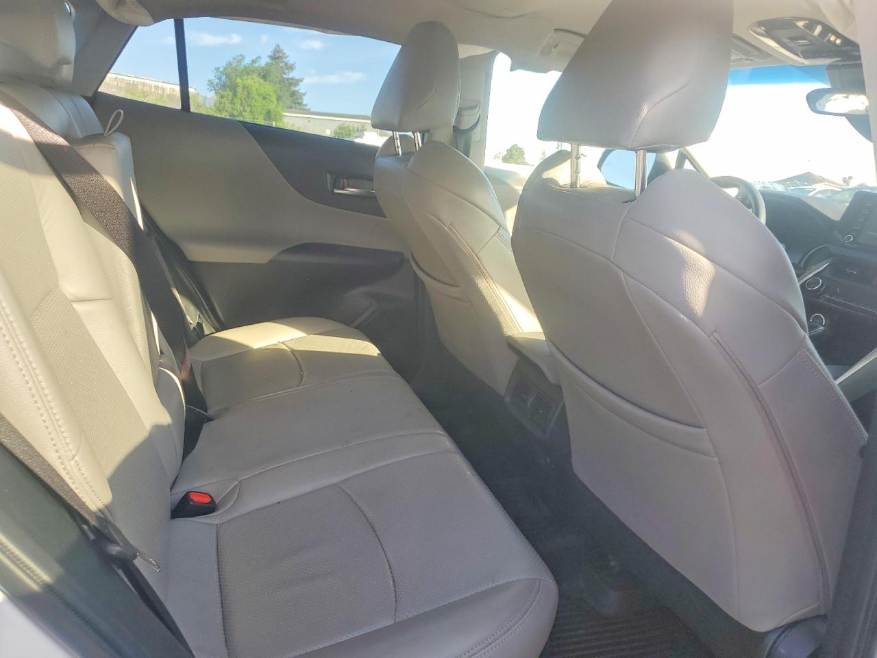 2022 TOYOTA VENZA LE photo 17