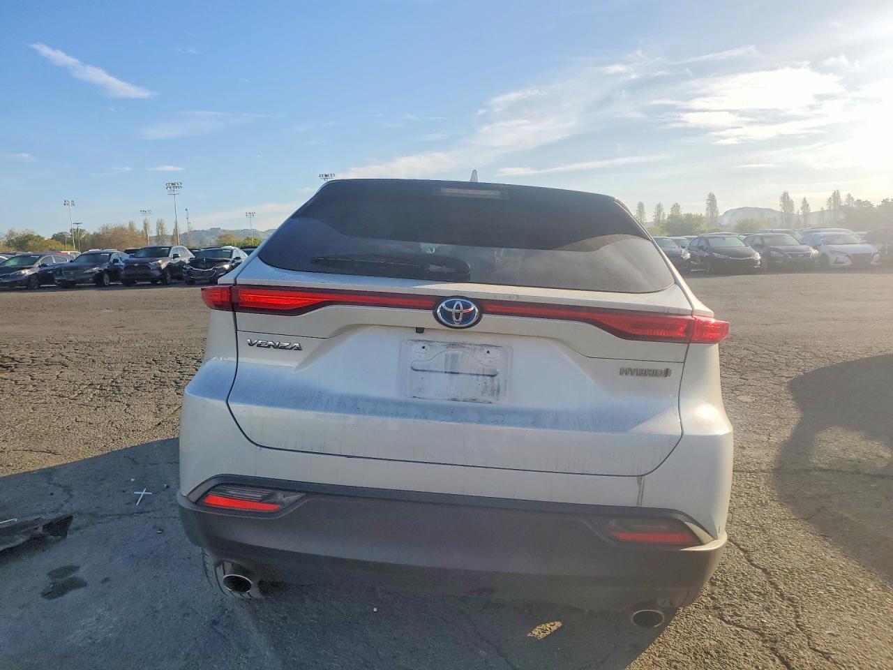 2022 TOYOTA VENZA LE photo 10