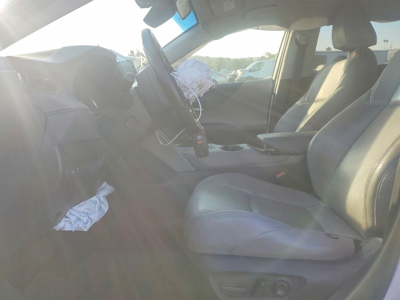 2022 TOYOTA VENZA LE photo 11