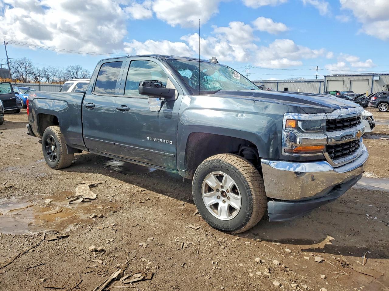 2018 CHEVROLET SILVERADO LT photo 10