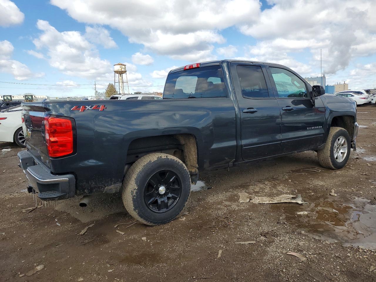 2018 CHEVROLET SILVERADO LT photo 7