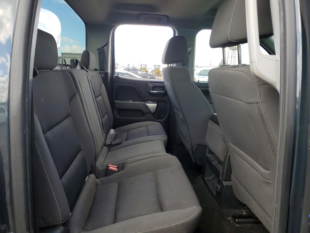 2018 CHEVROLET SILVERADO LT photo 28