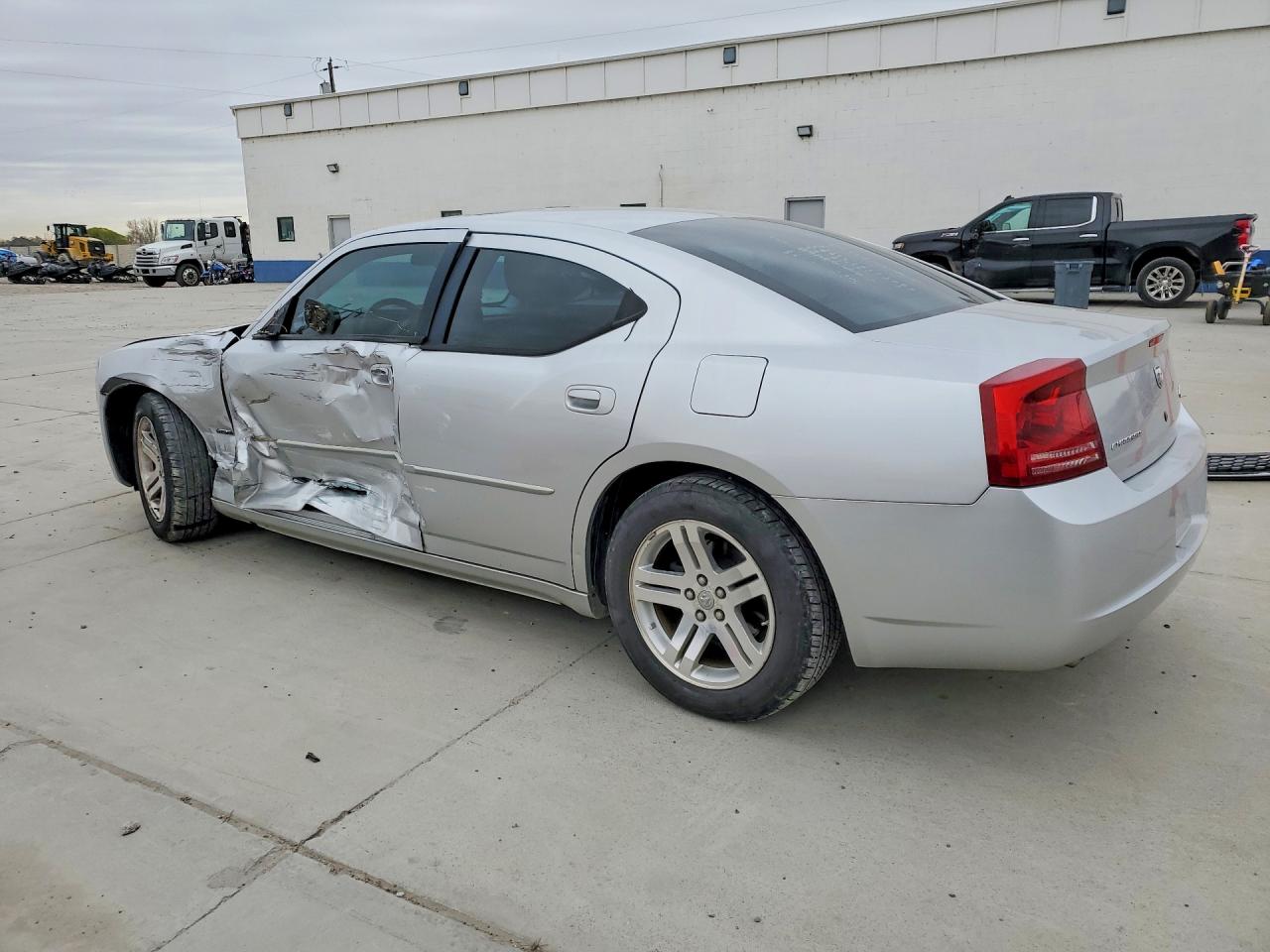 2006 DODGE CHARGER R photo 3