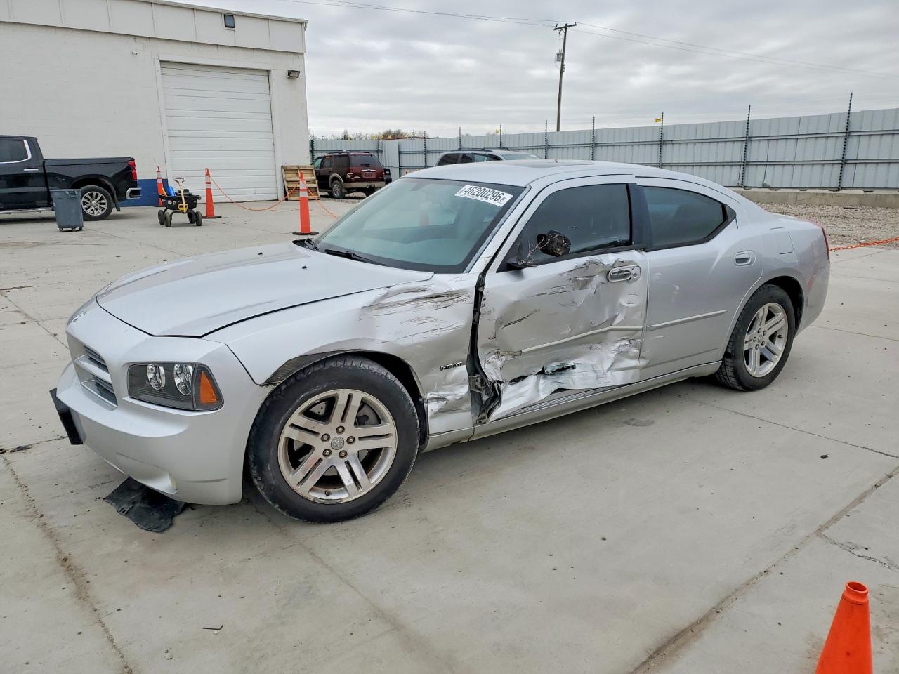 2006 DODGE CHARGER