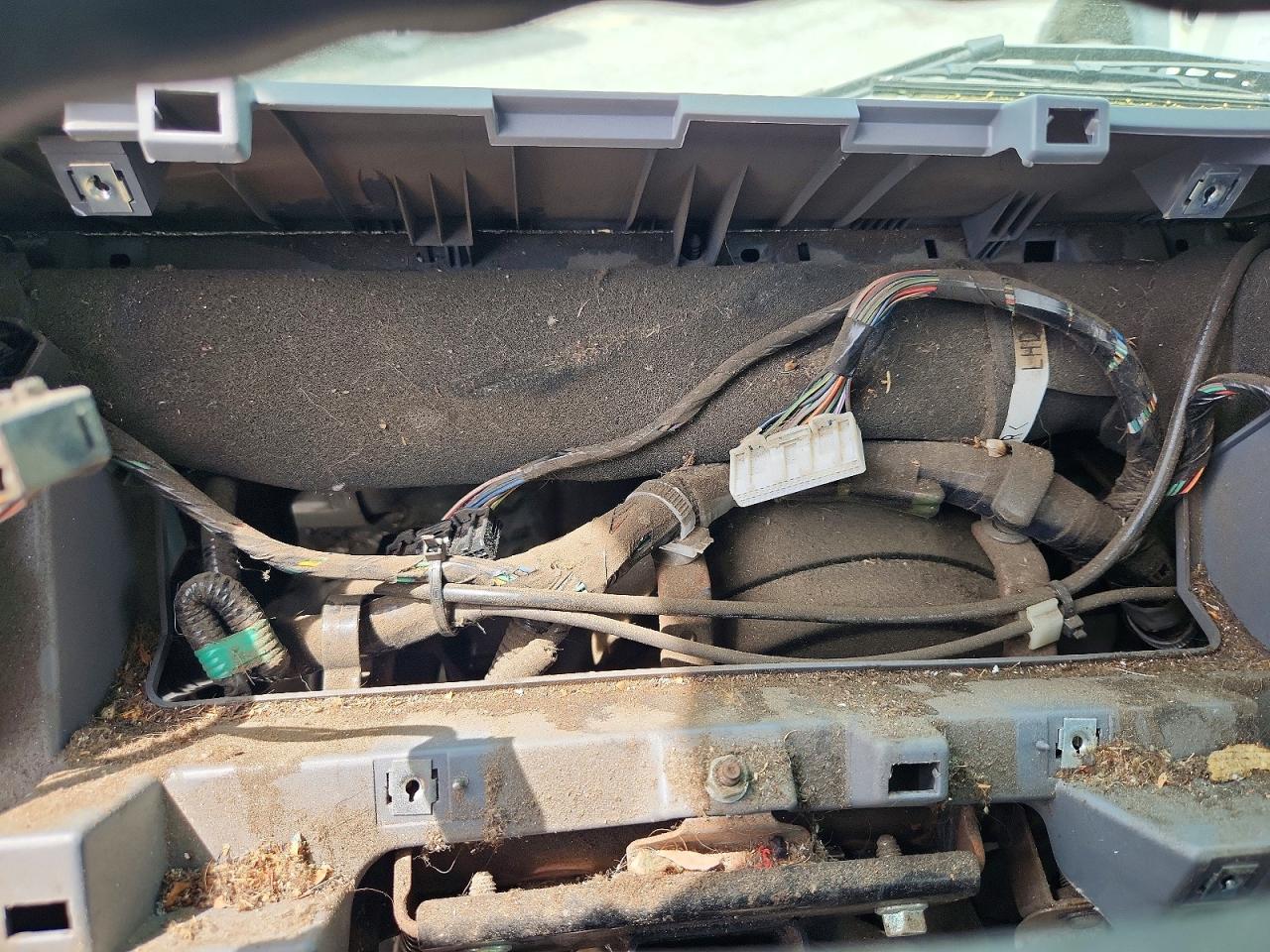 2016 ISUZU NPR photo 25