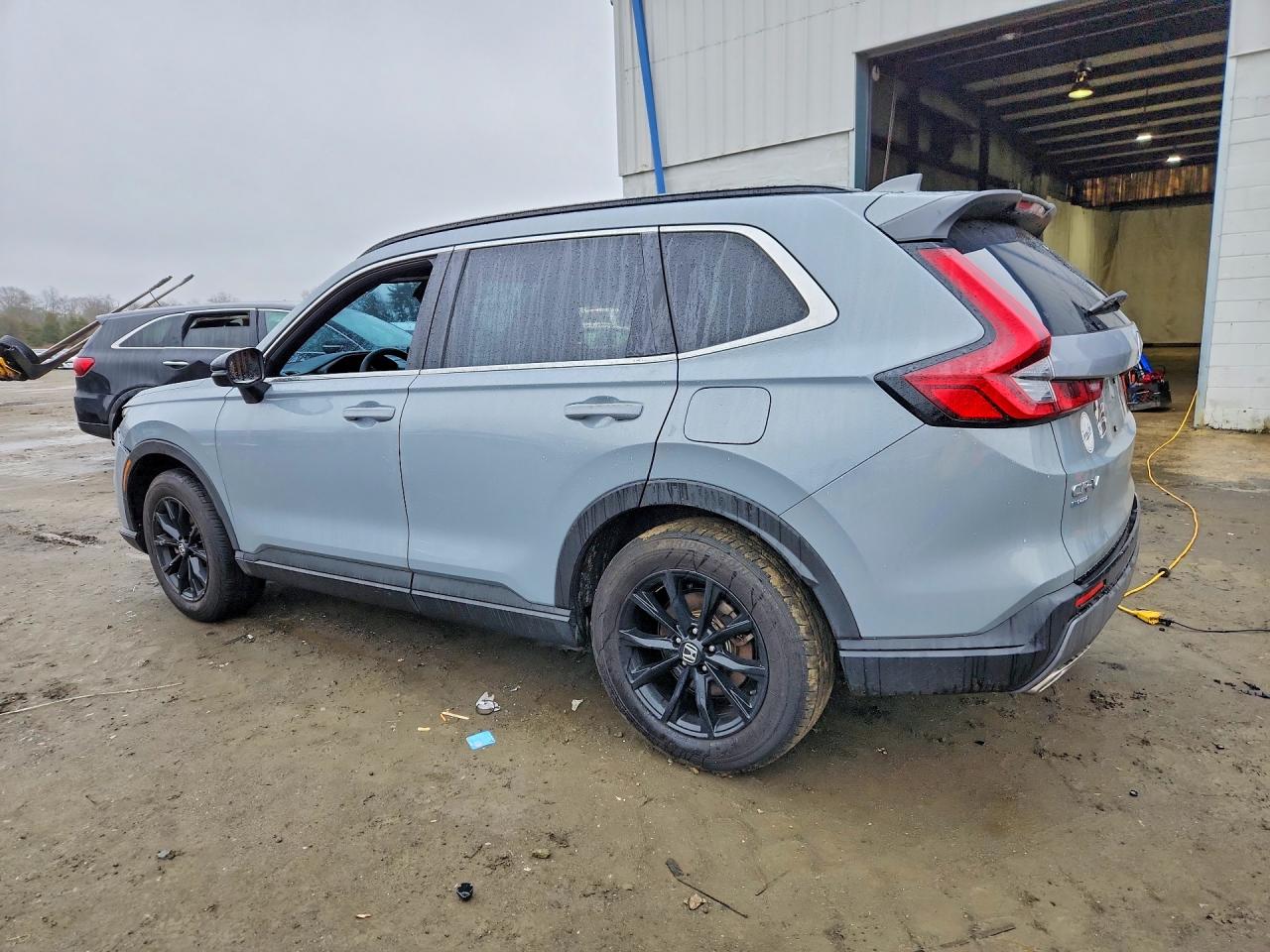 2025 HONDA CR-V SPORT photo 3