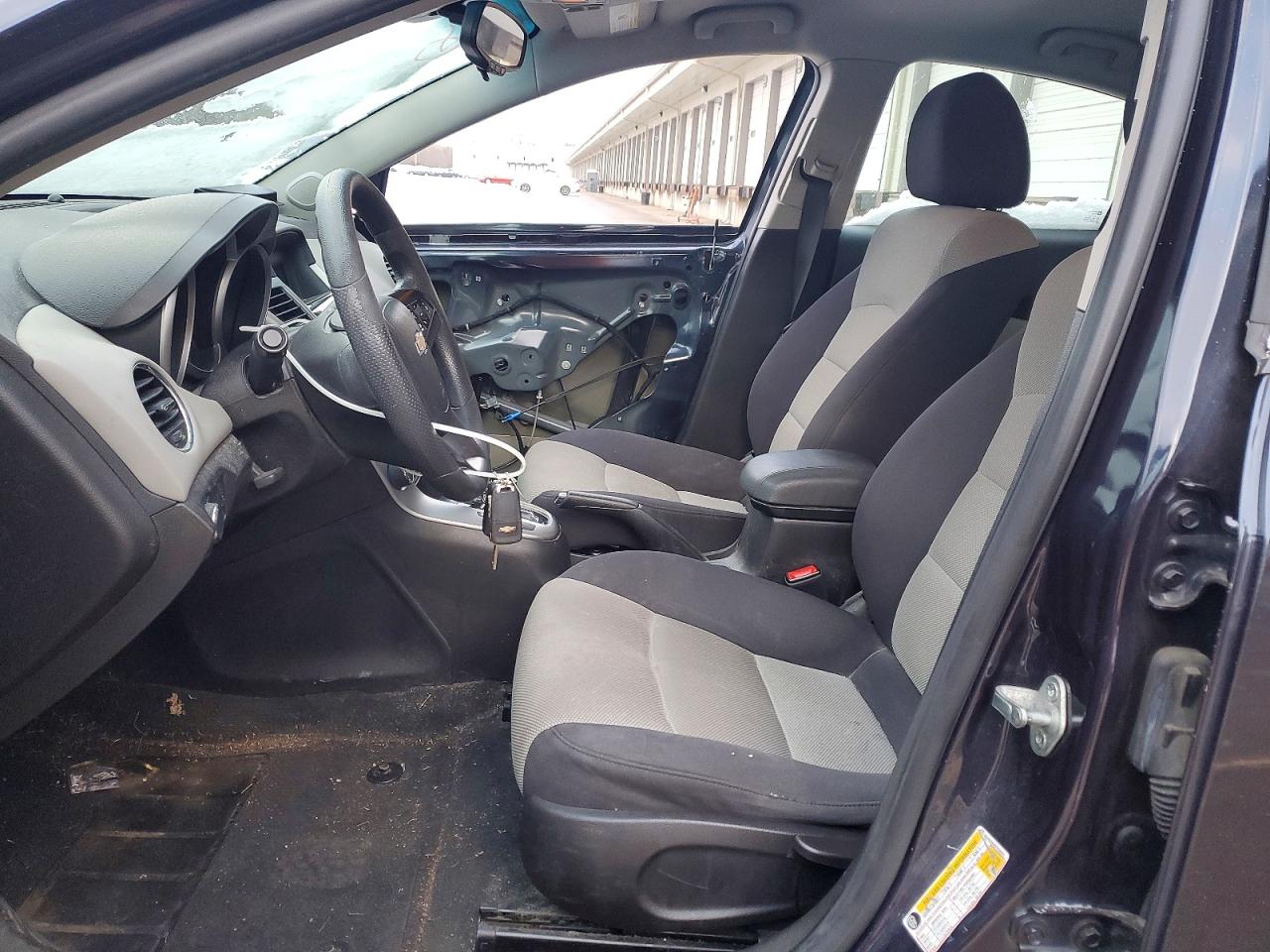 2014 CHEVROLET CRUZE LS photo 13