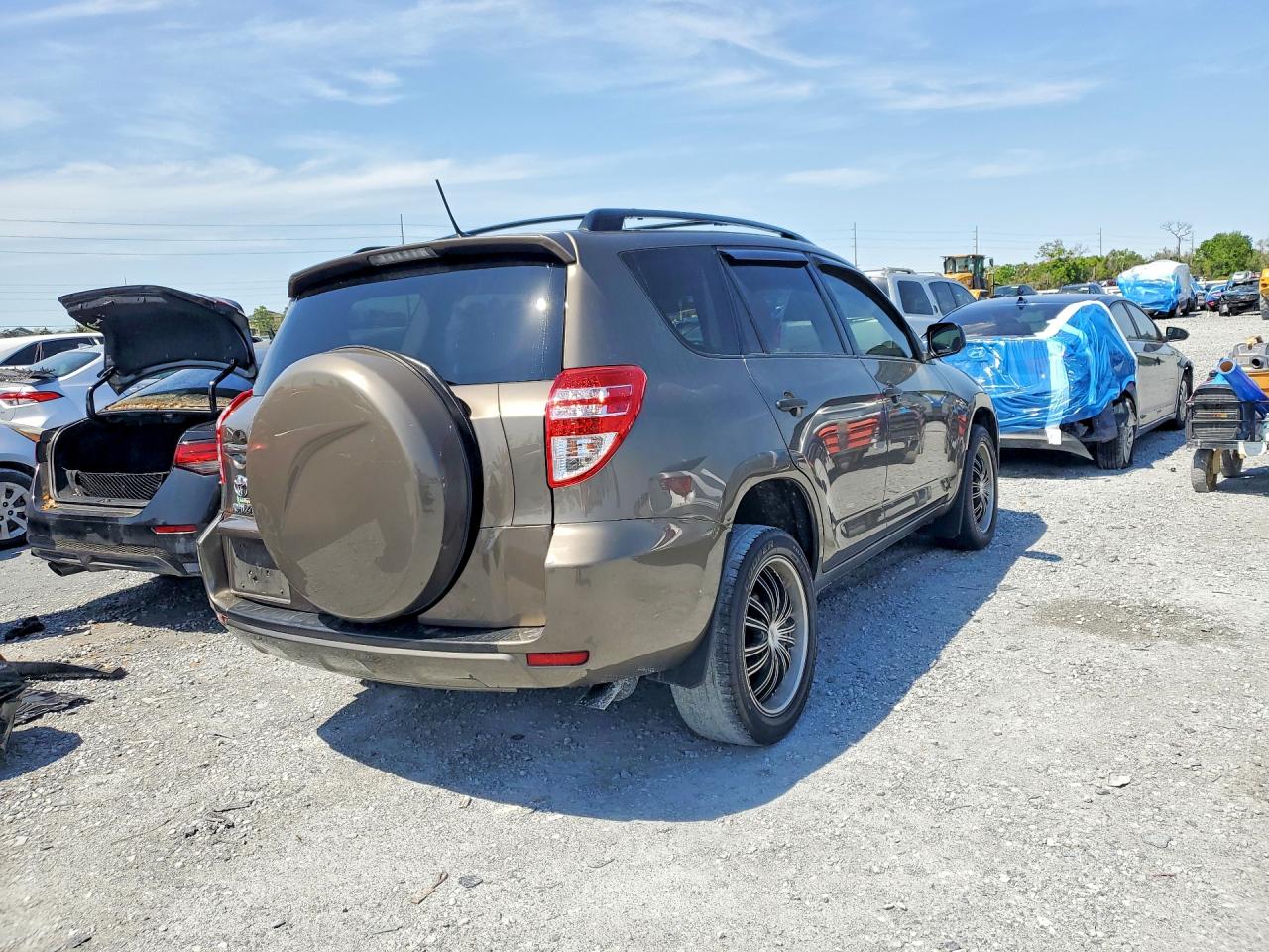 2012 TOYOTA RAV4 BASE photo 3
