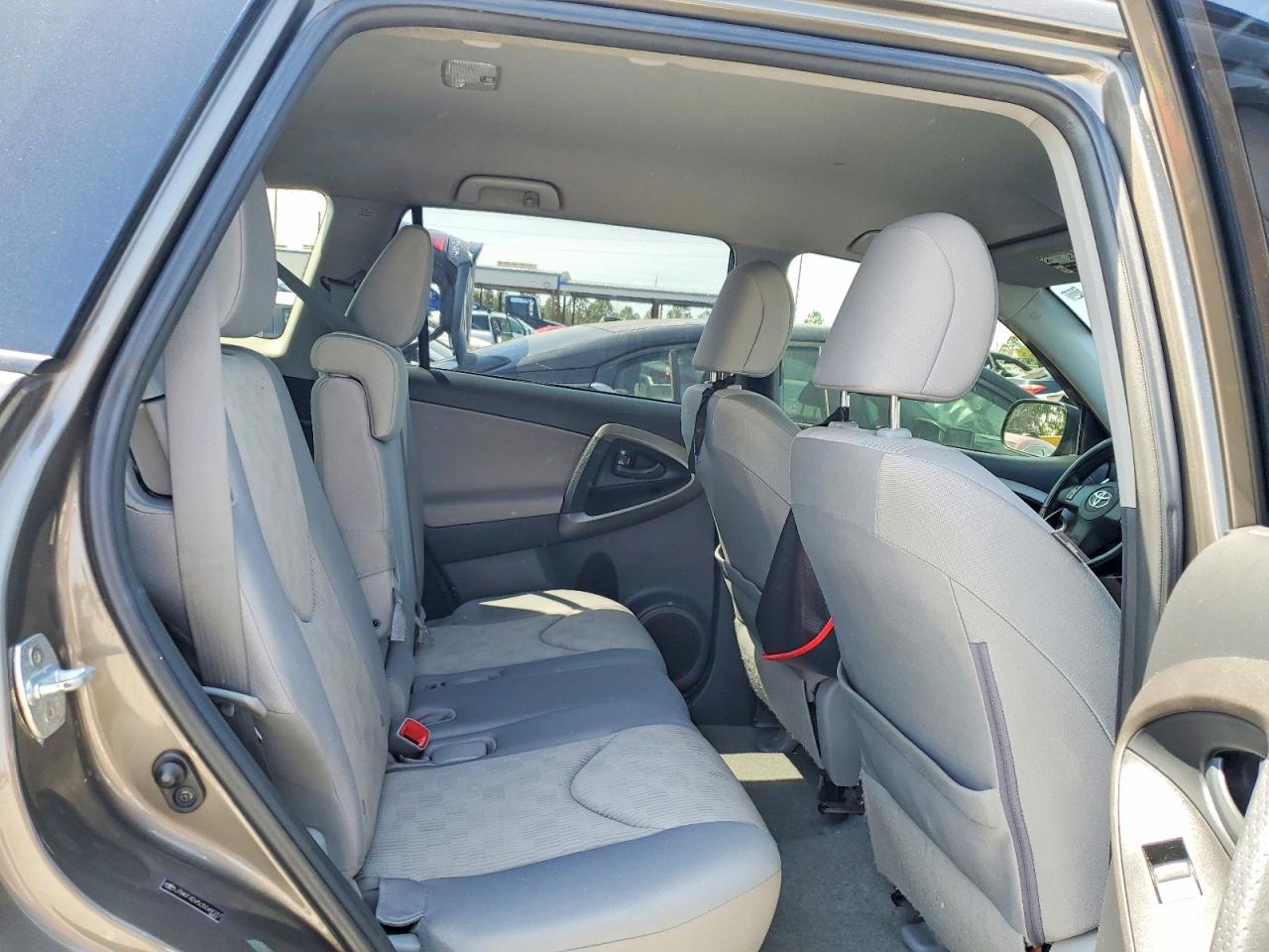 2012 TOYOTA RAV4 BASE photo 11