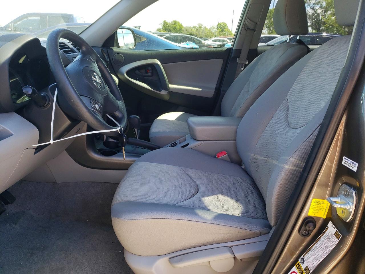 2012 TOYOTA RAV4 BASE photo 7