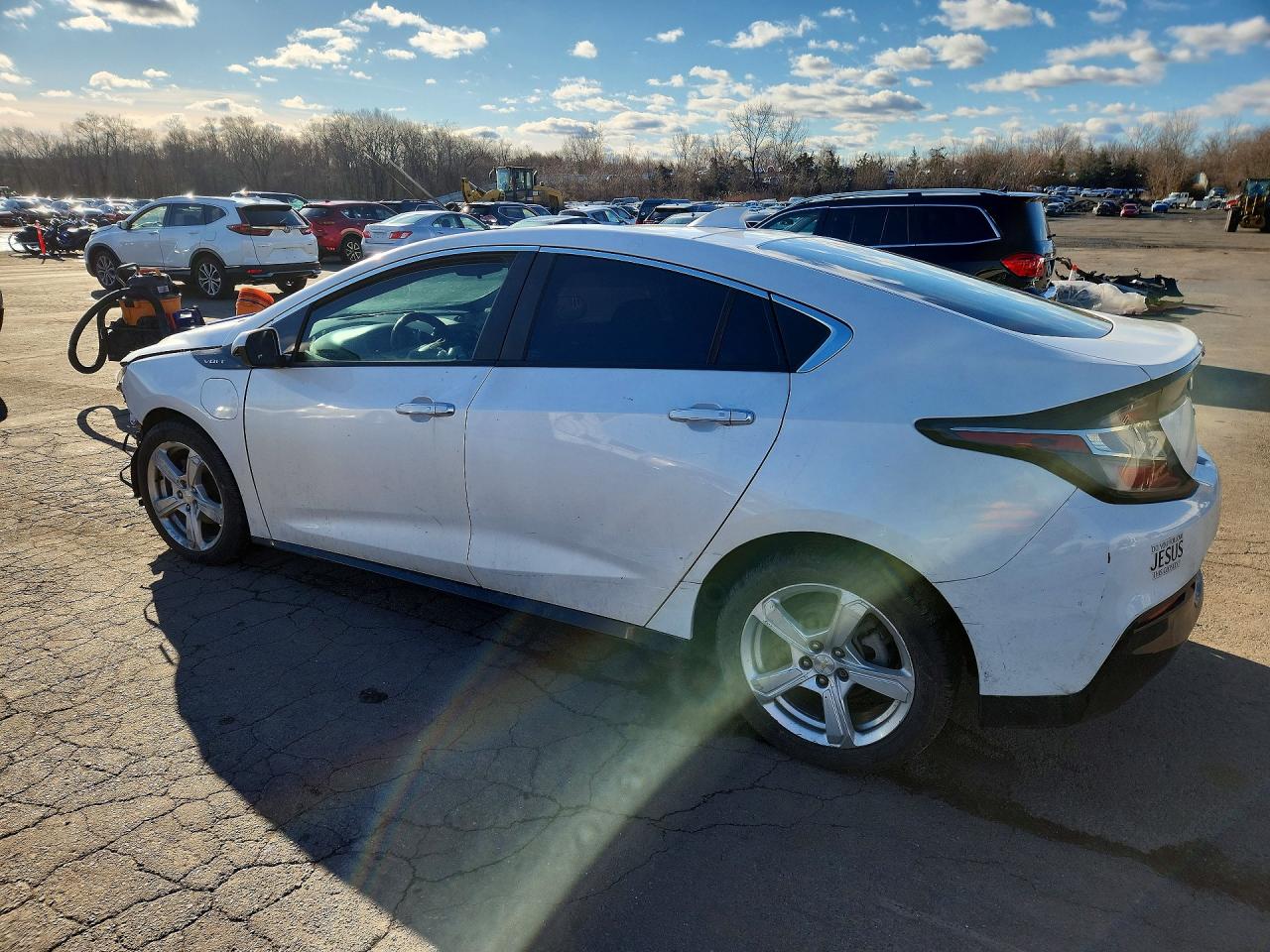 2017 CHEVROLET VOLT LT photo 2