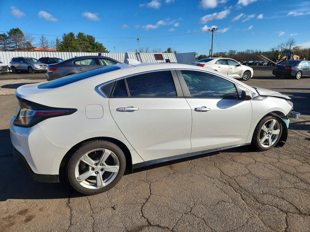 2017 CHEVROLET VOLT LT photo 3
