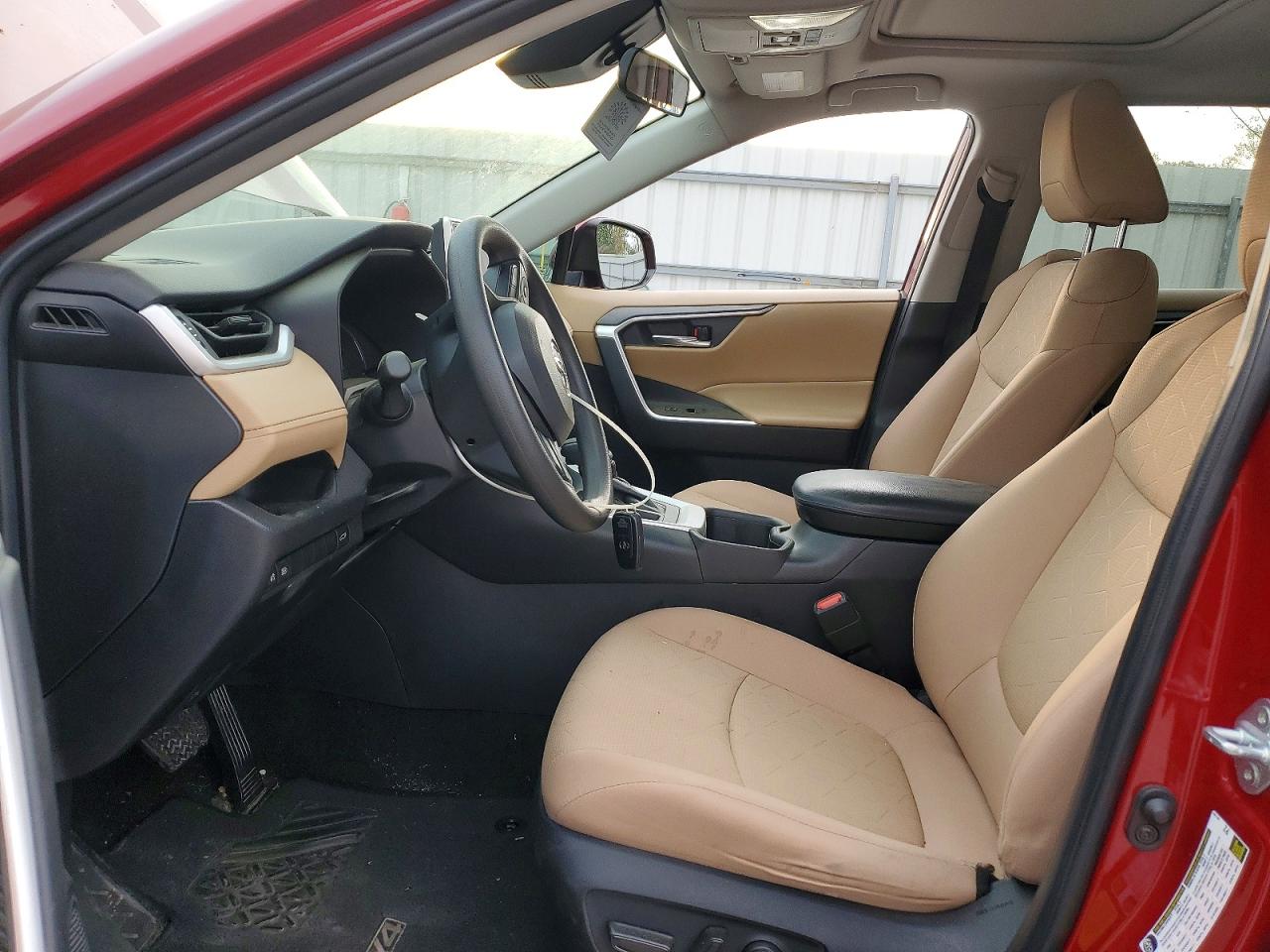 2024 TOYOTA RAV4 XLE photo 7