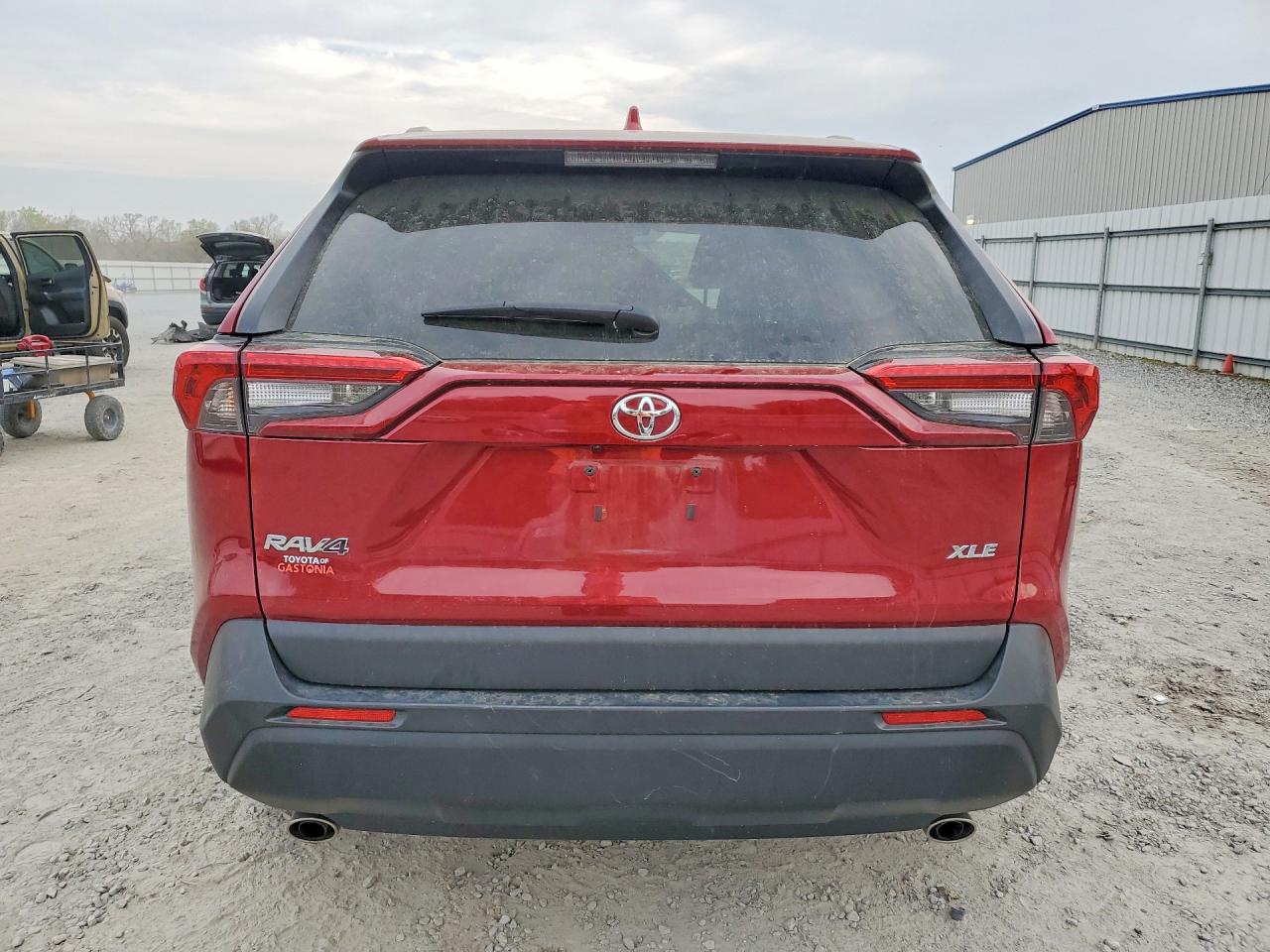 2024 TOYOTA RAV4 XLE photo 6