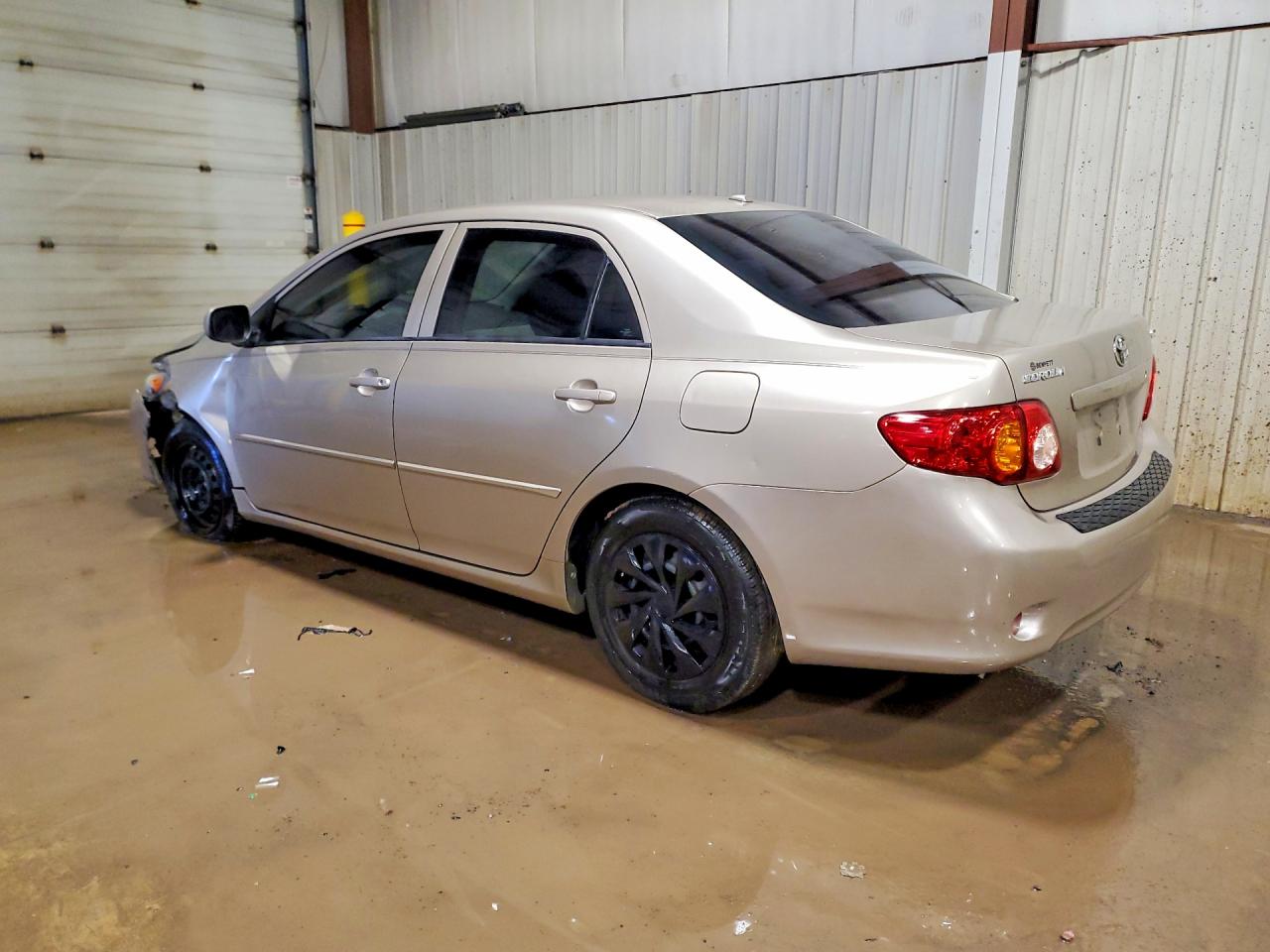 2010 TOYOTA COROLLA LE photo 3