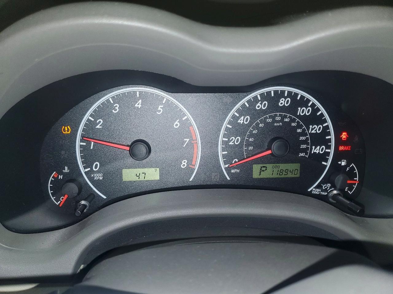 2010 TOYOTA COROLLA LE photo 17