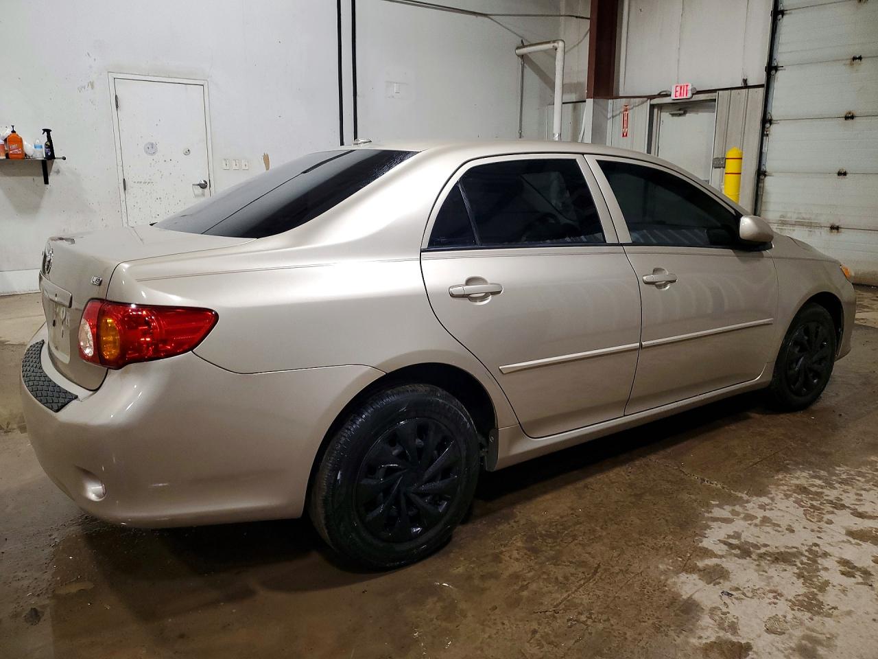 2010 TOYOTA COROLLA LE photo 5