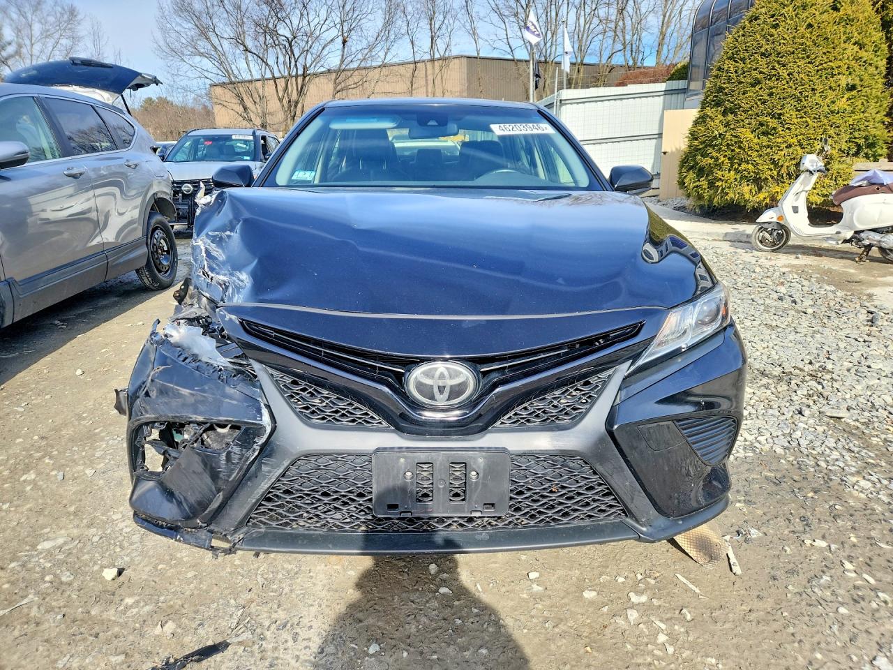 2018 TOYOTA CAMRY SE photo 5
