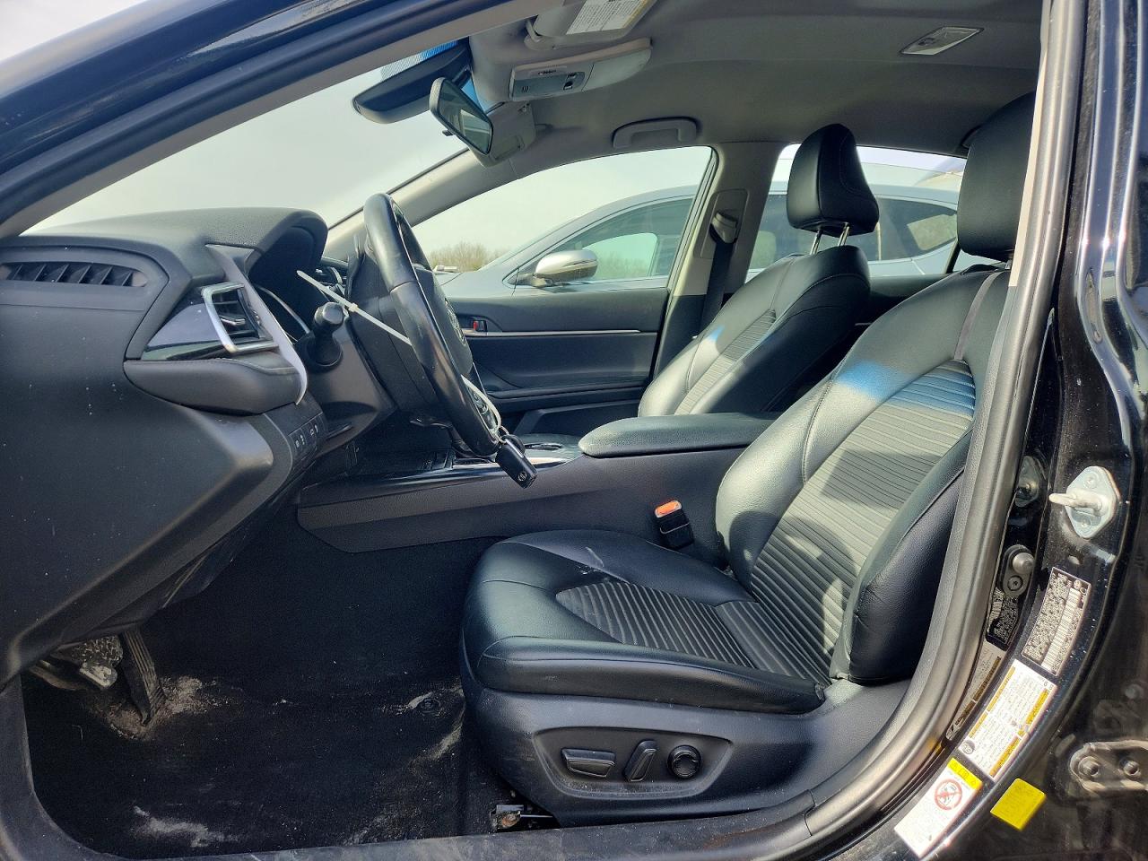 2018 TOYOTA CAMRY SE photo 7
